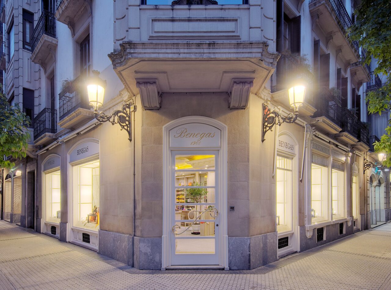 Shopping in San Sebastián: local shops, crafts, fashion, and neighbourhood tours