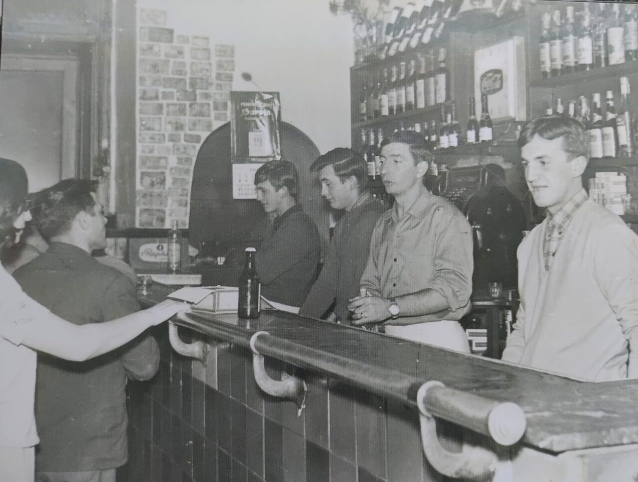 "Poteo" in San Sebastián: tradition, routes, and how to enjoy pintxos like a local