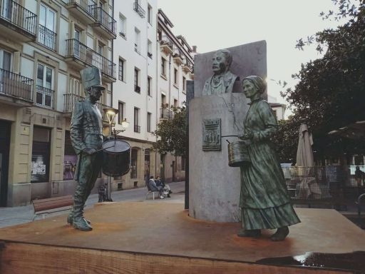 estatua tamboril san sebastian